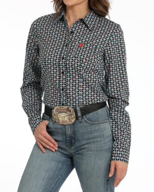 Women’s Arena Fit Button-Down Western Shirt