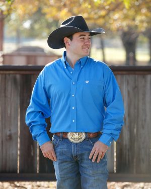 Men’s Solid Classic Fit Button-Down Western Shirt