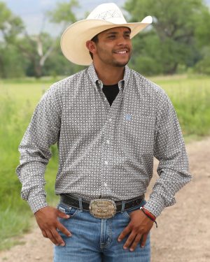 Men’s Classic Fit Button-Down Western Shirt