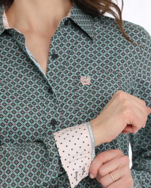 Women’s Arena Fit Button-Down Western Shirt **Final Sale**