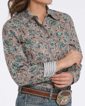 Women’s Arena Fit Button-Down Western Shirt