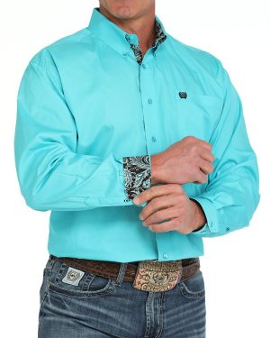 Men’s Solid Classic Fit Button-Down Western Shirt **Final Sale**