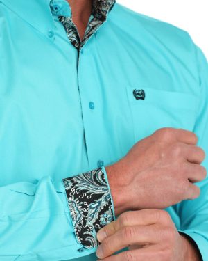 Men’s Solid Classic Fit Button-Down Western Shirt **Final Sale**